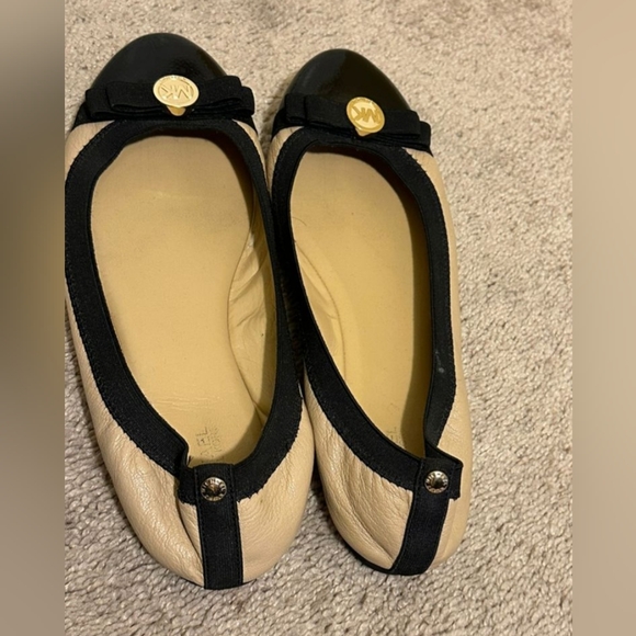Michael Kors Size 9 Ballet Flats - Picture 2 of 3